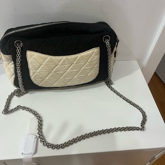 Authentic Vintage Chanel Bag - Picture 6 of 10